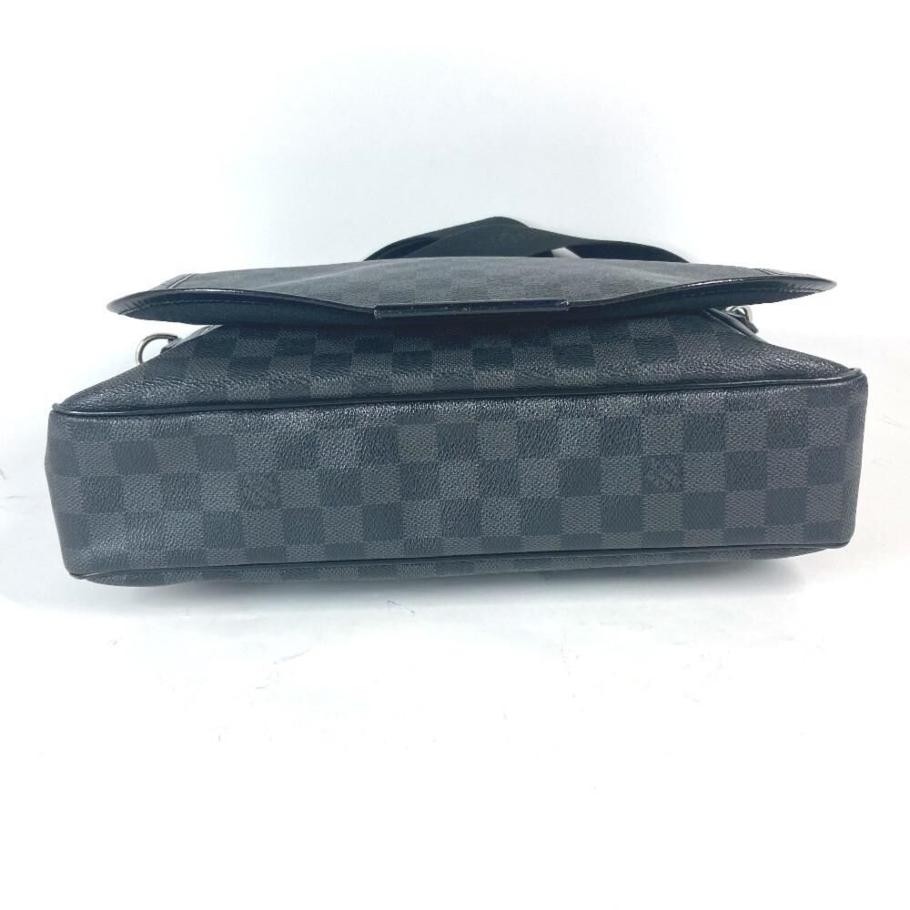 Louis Vuitton Messenger