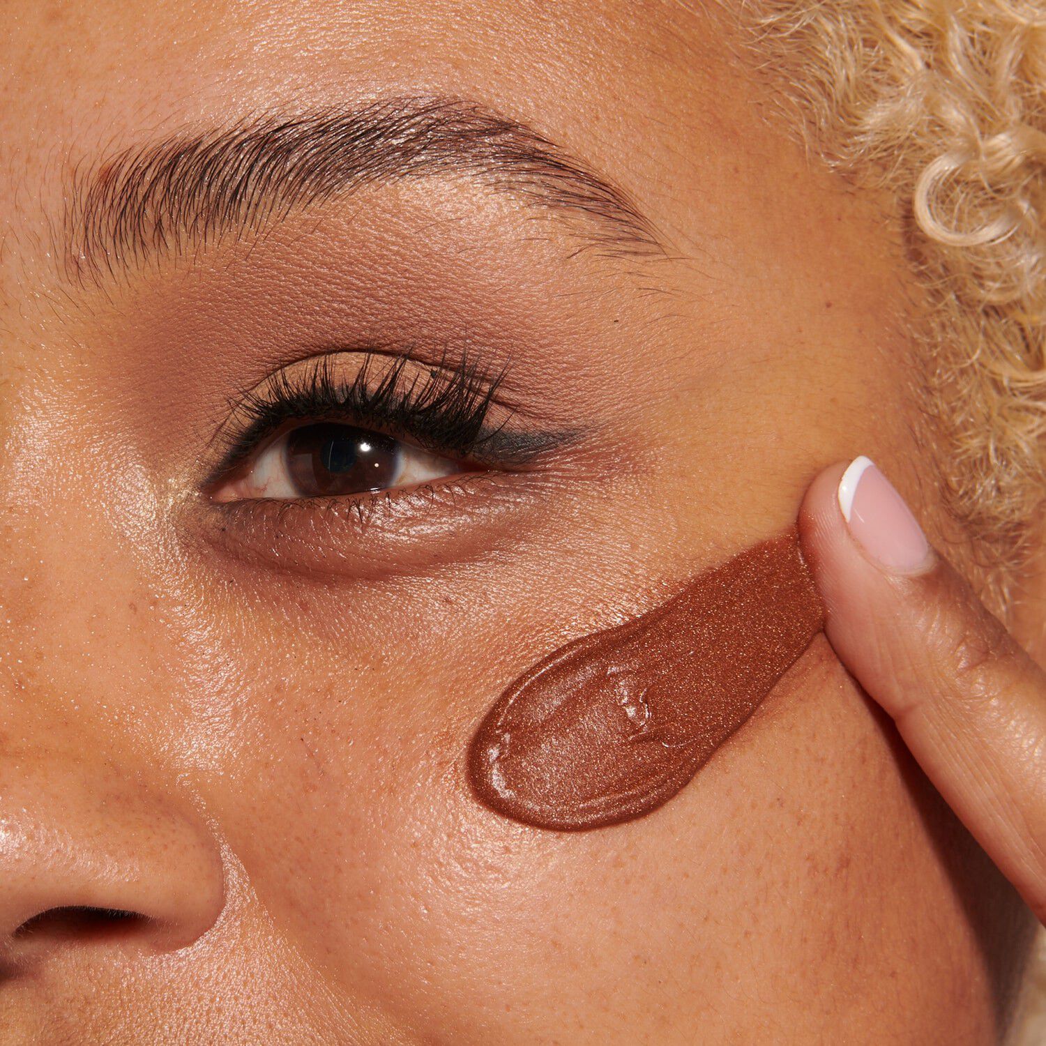 Easy Blur Bronze Fudge Silikonefri udglattende farvetone