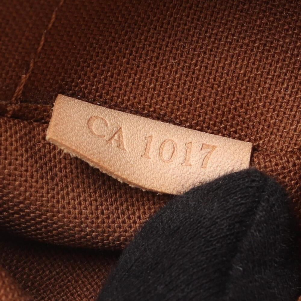 Louis Vuitton Shoulder Bags