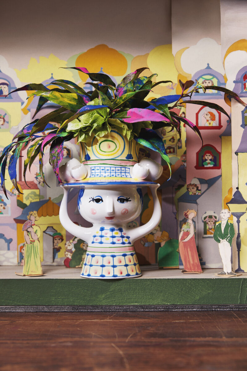 Lady with hat Vase H20. 5 cm bl&aring;