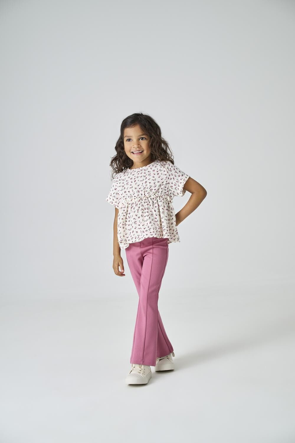 KMGPAIGE LIFE FLARED PNT NOOS