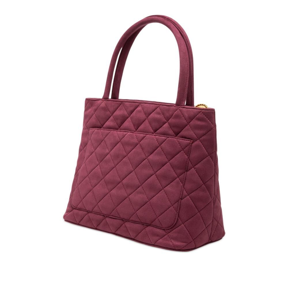 Chanel Medaillon
