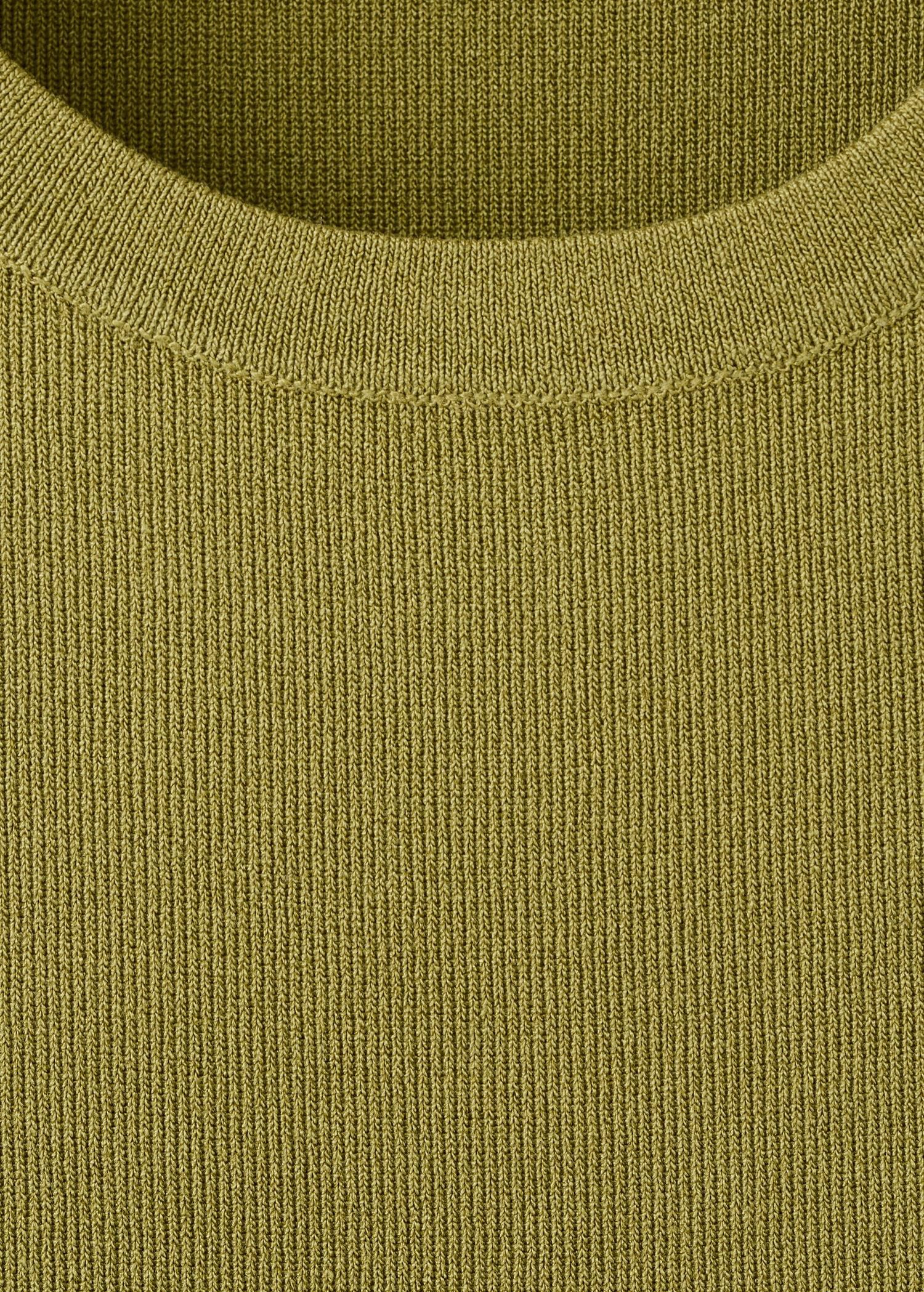 Round-neck knitted top