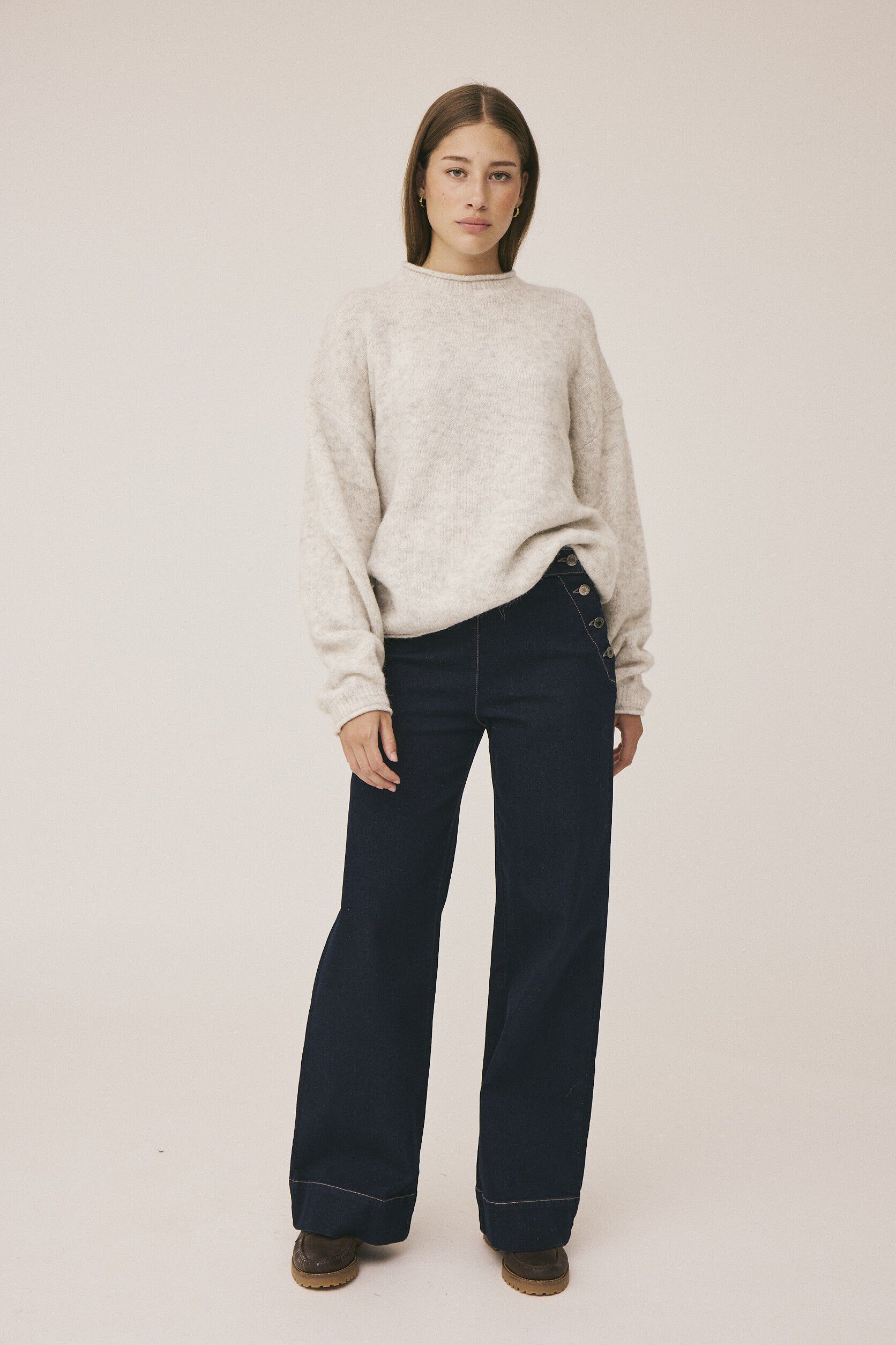 Esther 7 Bukser med lige ben med knappe detalje - GOTS