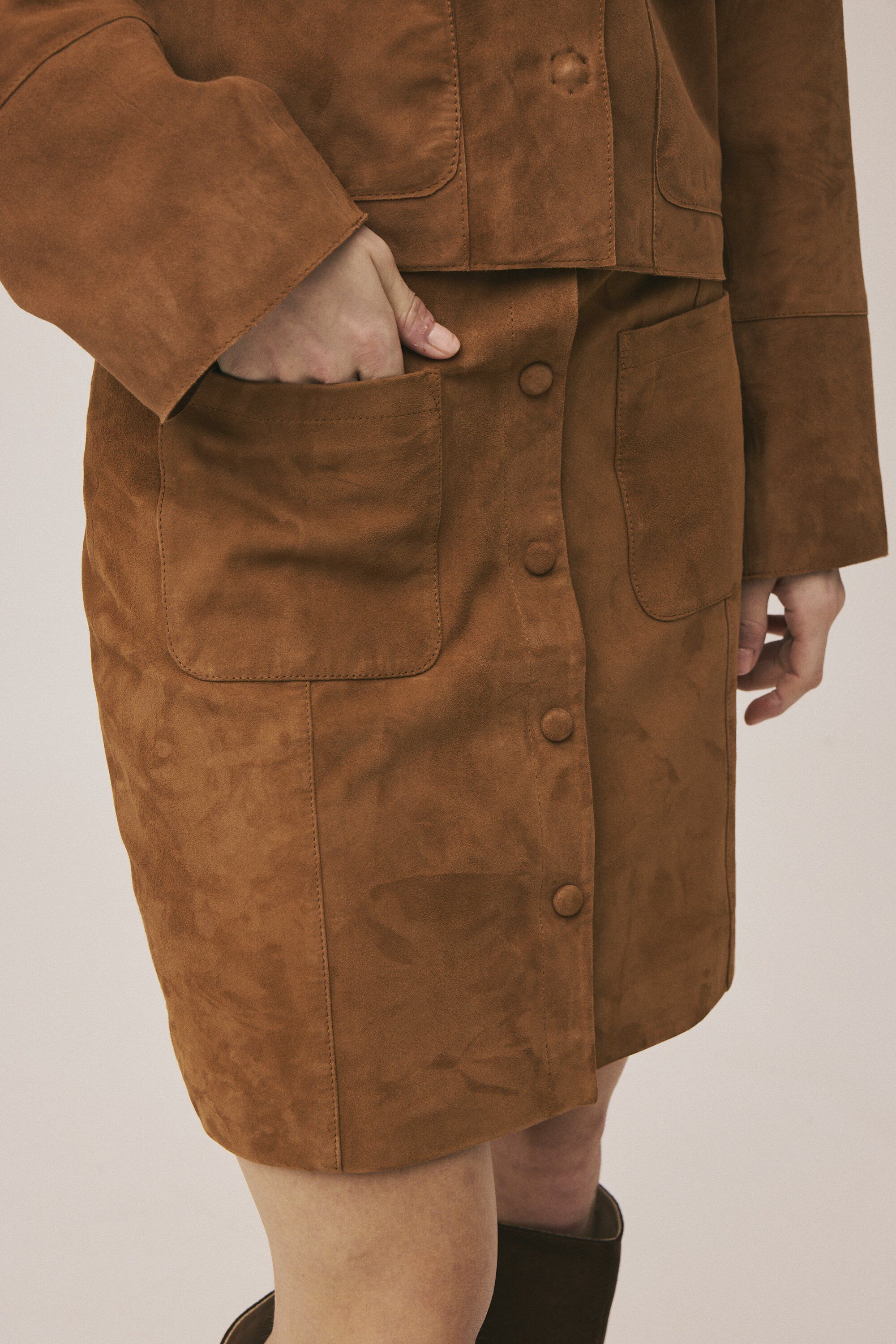 Esi 6 Skirt - 100% Lamb suede LWG