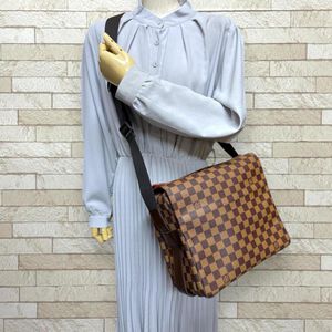 Louis Vuitton Shoulder Bags