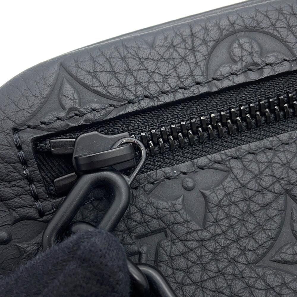 Louis Vuitton Clutch