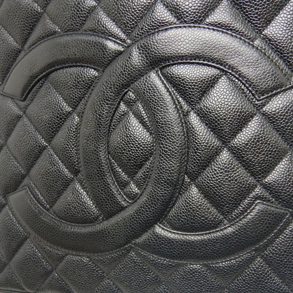 Chanel Medaillon