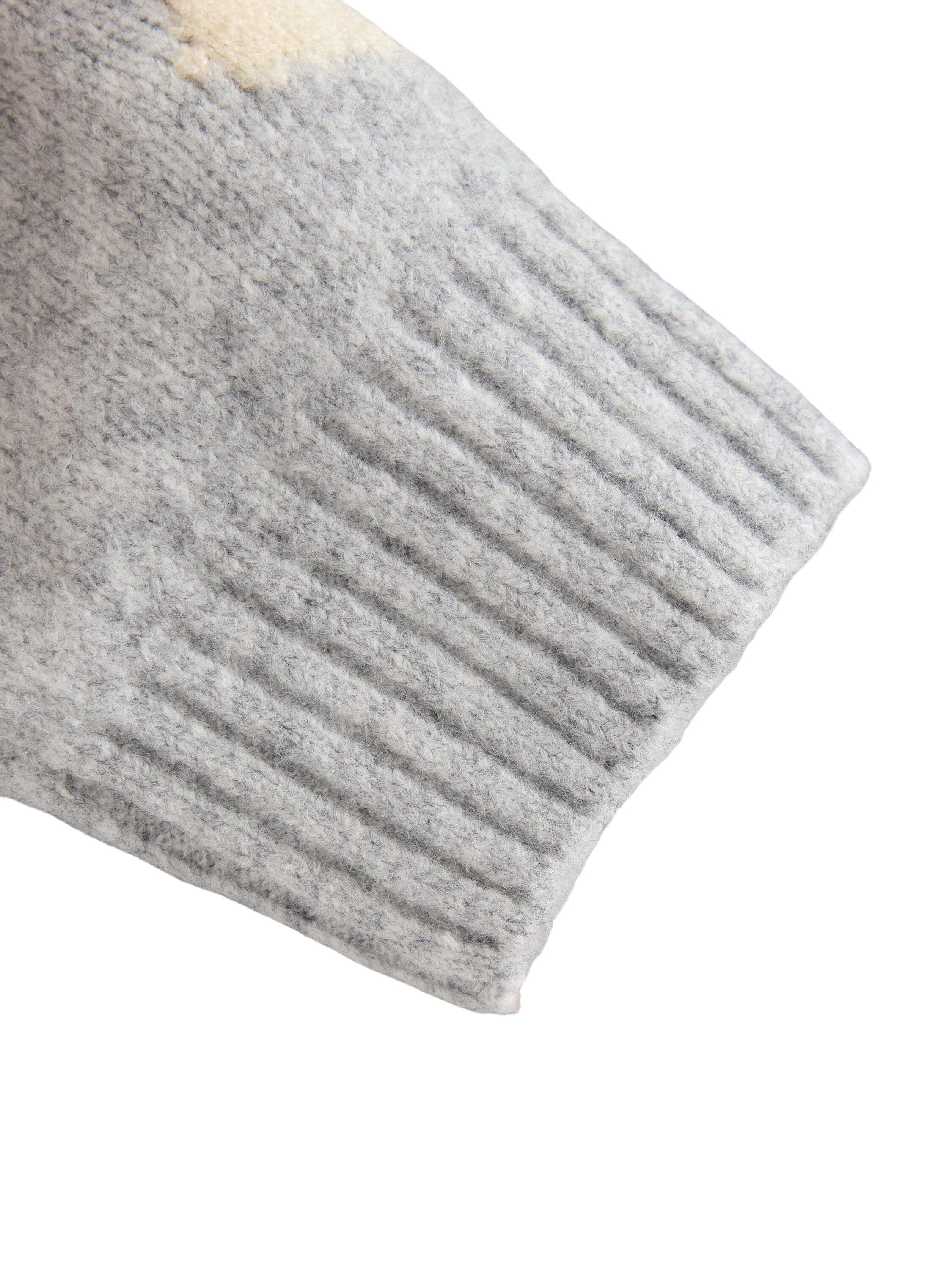 Sweater knitted jaquard