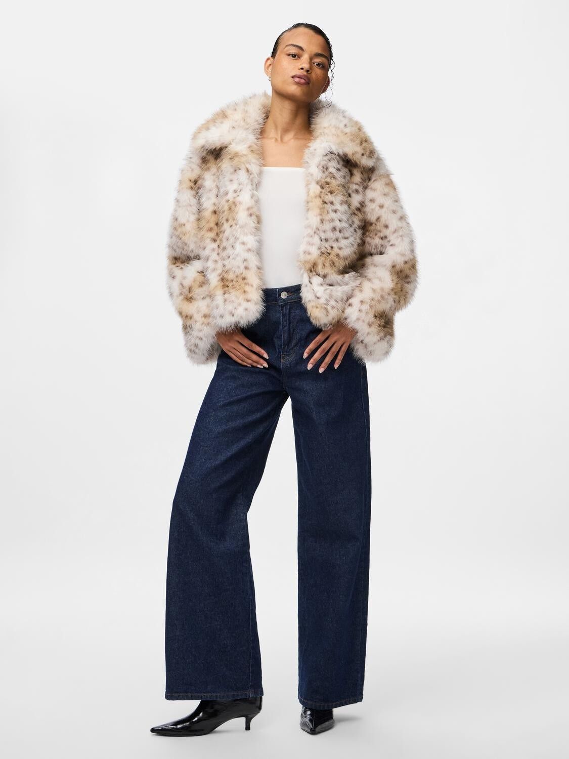 PCPLUSH SHORT FLUFFY JACKET