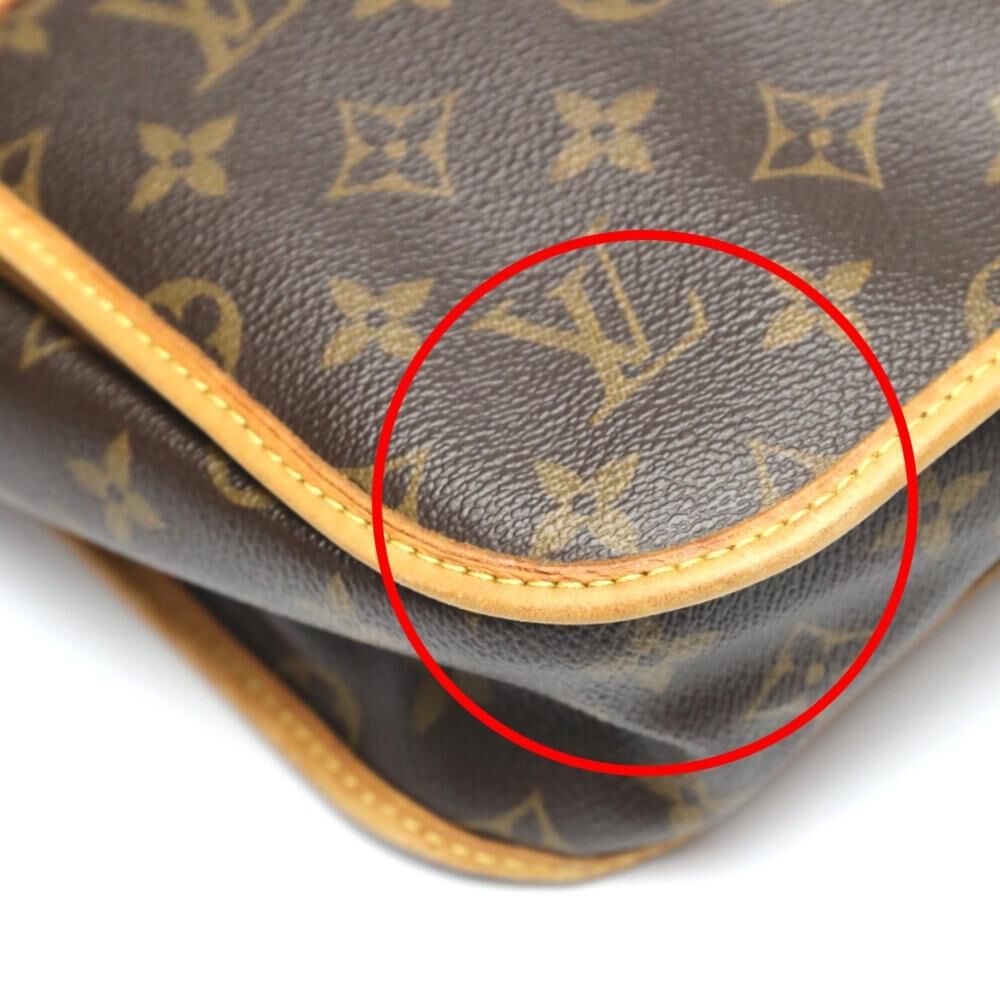 Louis Vuitton Shoulder Bags