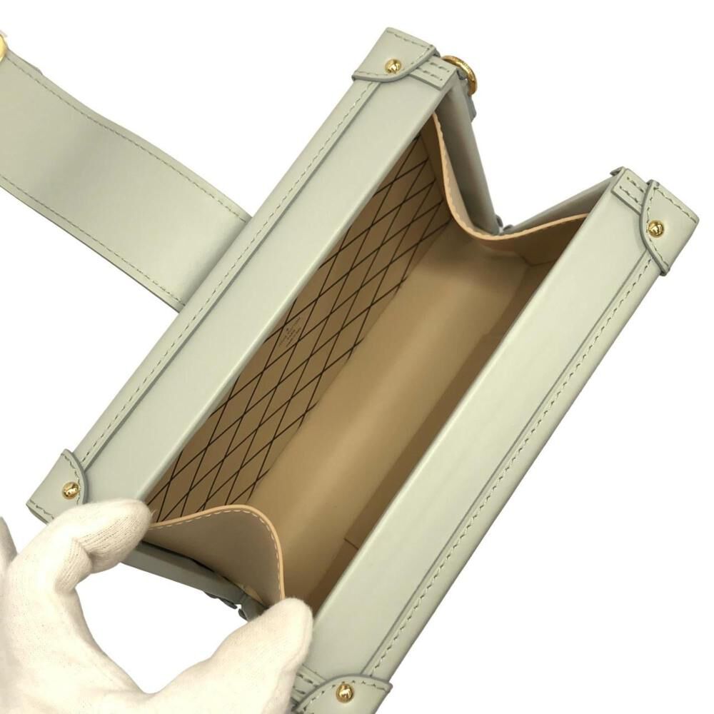 Louis Vuitton Shoulder Bags