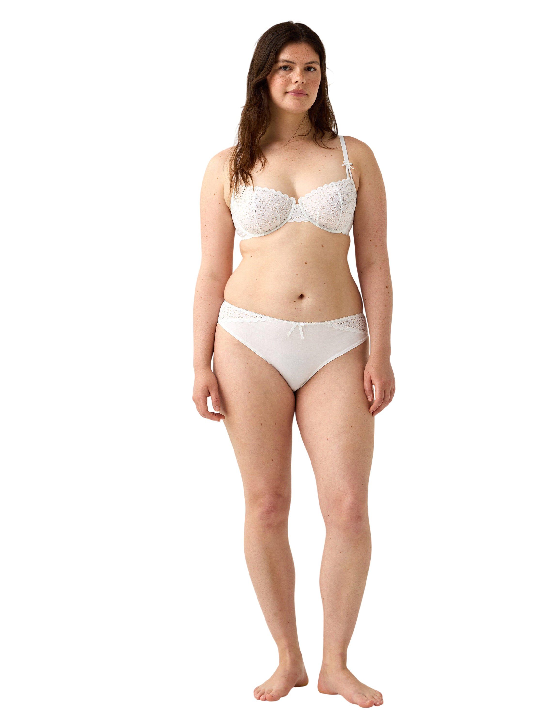 Brazilian trusser med broderie anglaise