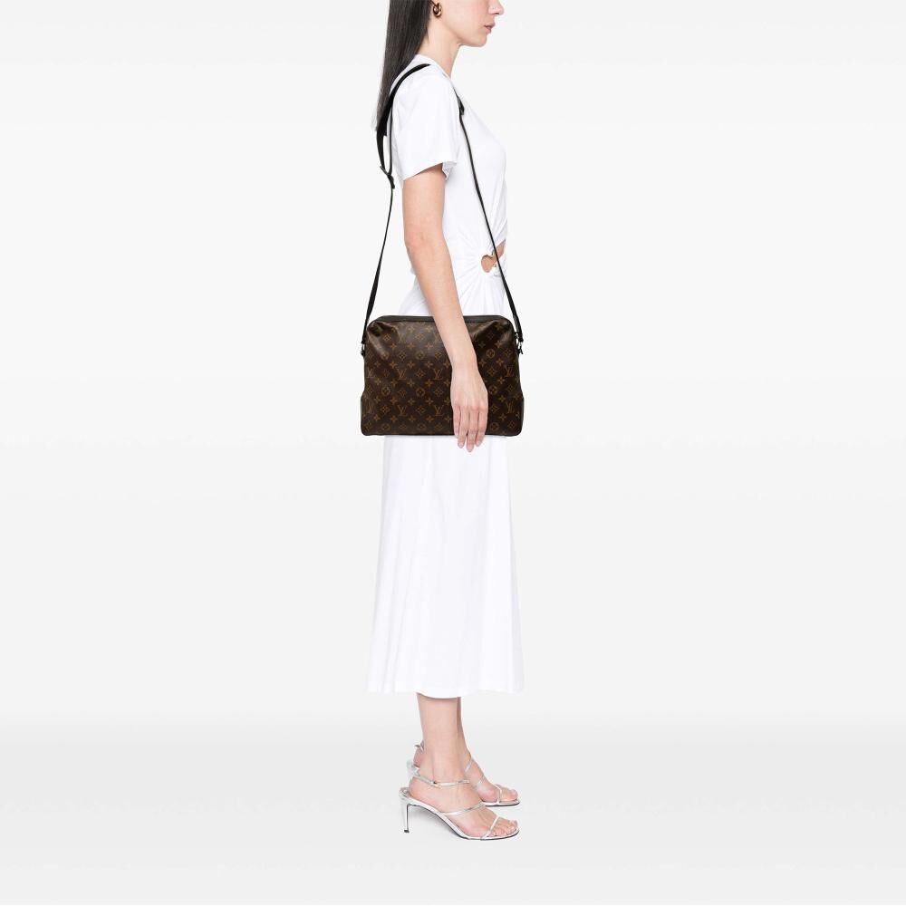 Louis Vuitton Messenger