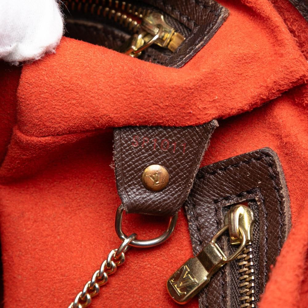 Louis Vuitton Marais