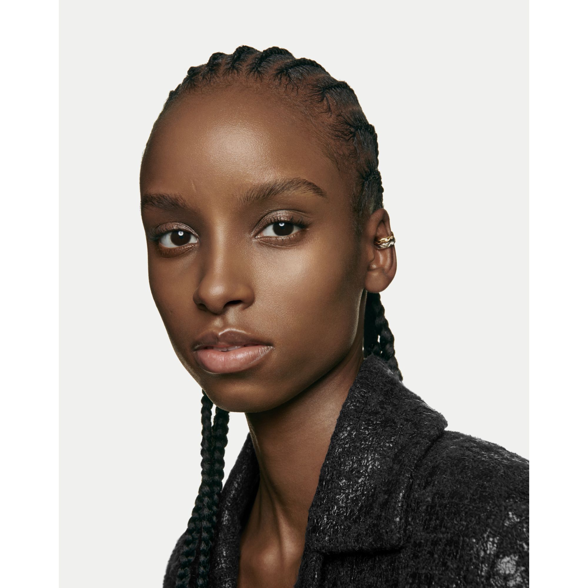 ET ULTIMATIVT FOUNDATIONSERUM FOR MERE UDSTR&Aring;LING