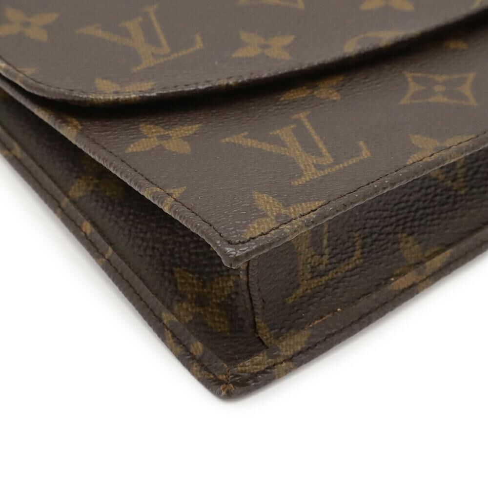 Louis Vuitton Clutch