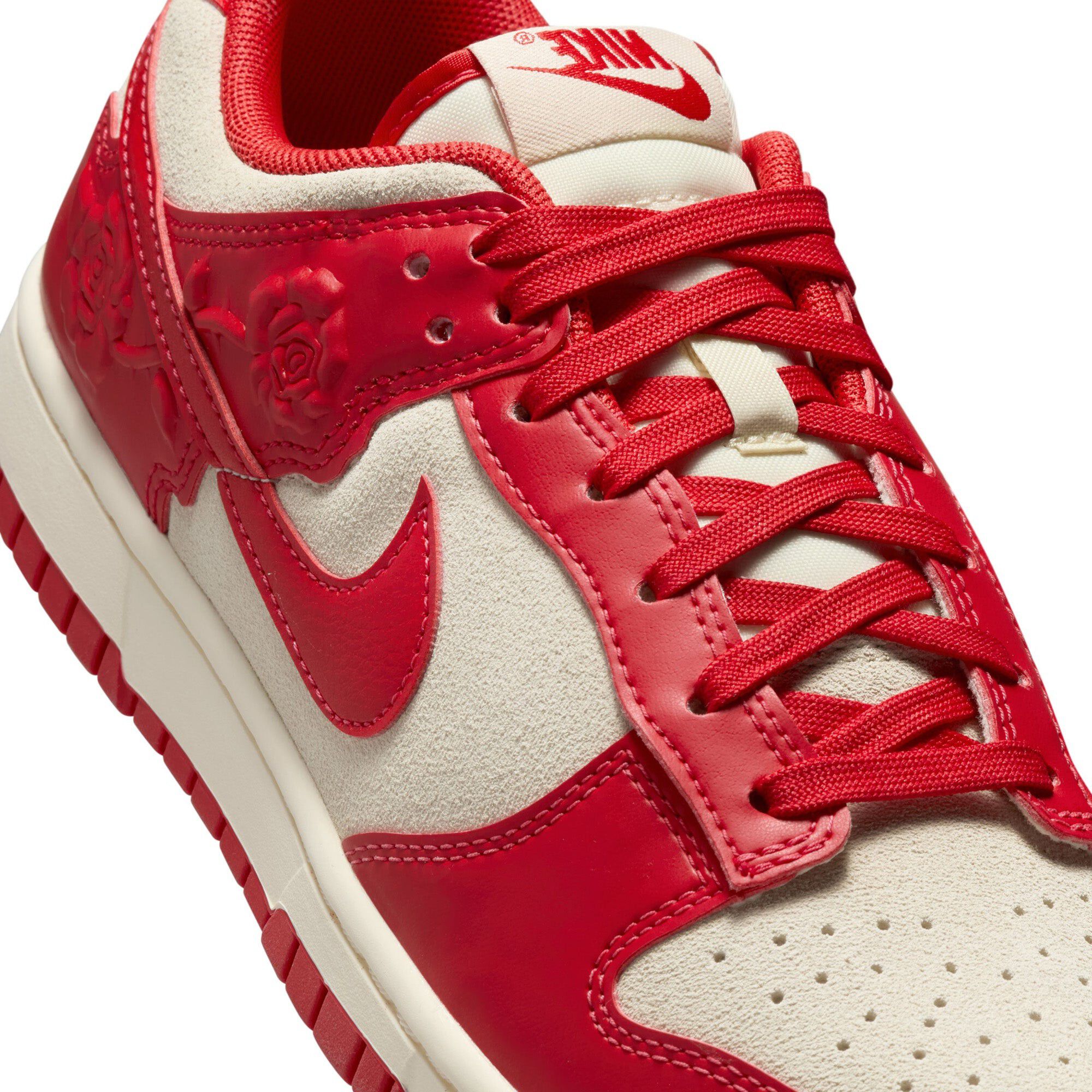 Dunk Low Sneakers
