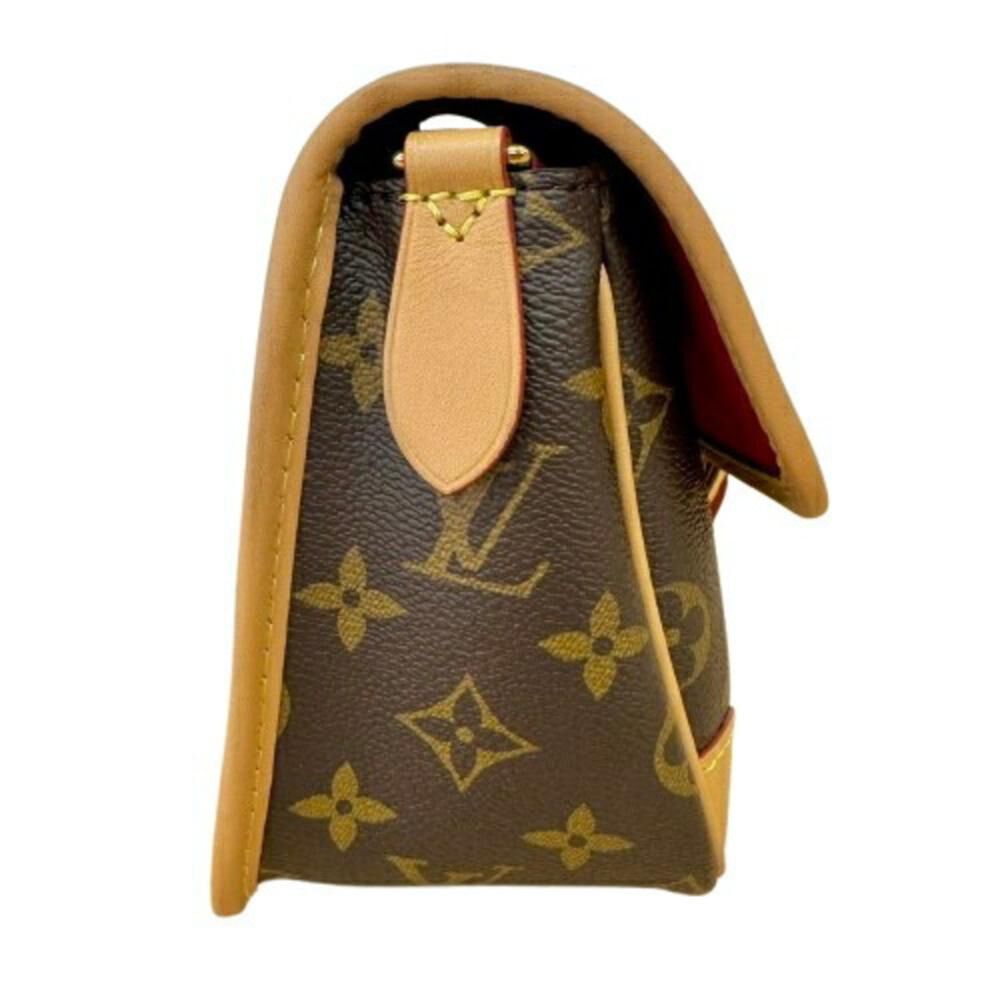 Louis Vuitton Shoulder Bags