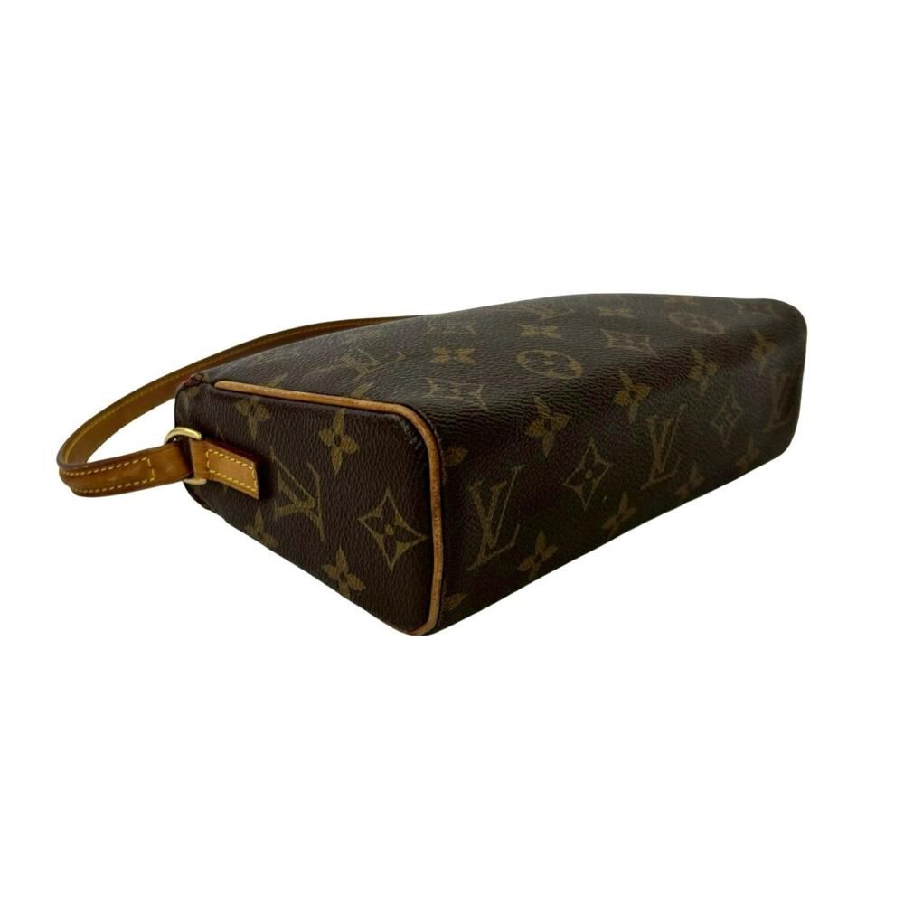 Louis Vuitton Shoulder Bags