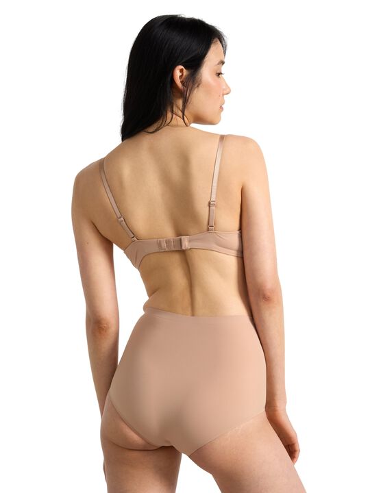 Usynlige trusser med høj talje