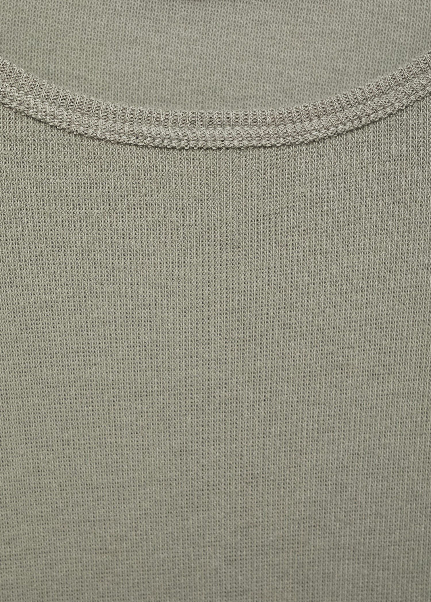 Ribbed long-sleeved t-shirt