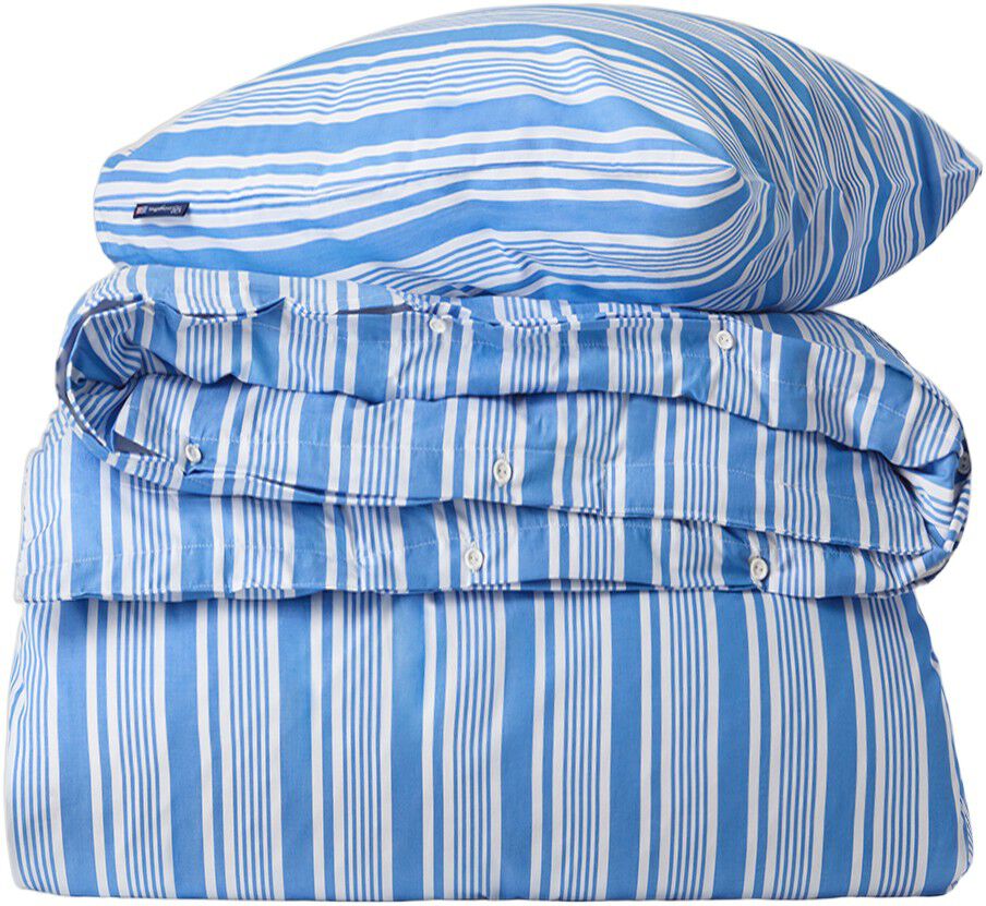 Stribet senges&aelig;t i bomuld poplin bl&aring;/hvid