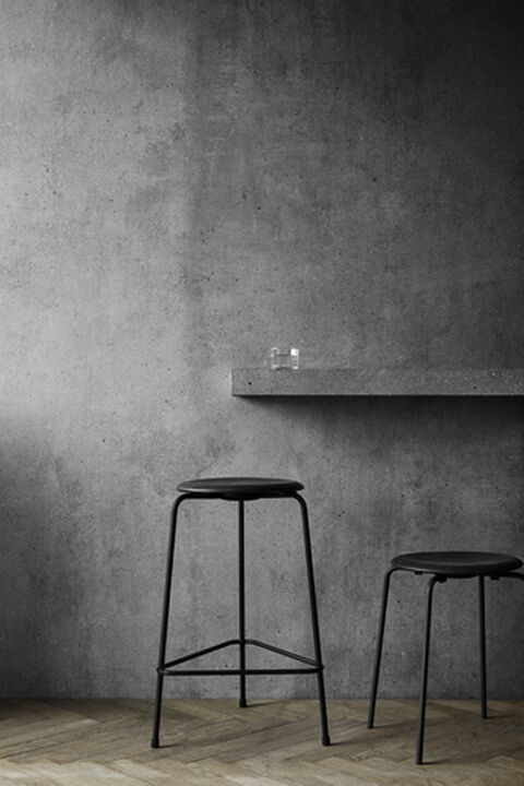 HIGH DOT skammel Cowboy Black / Black mat lacquered base