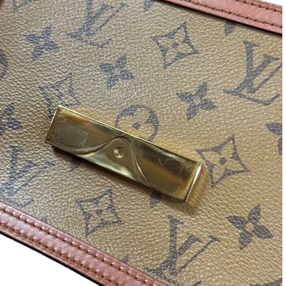 Louis Vuitton Shoulder Bags