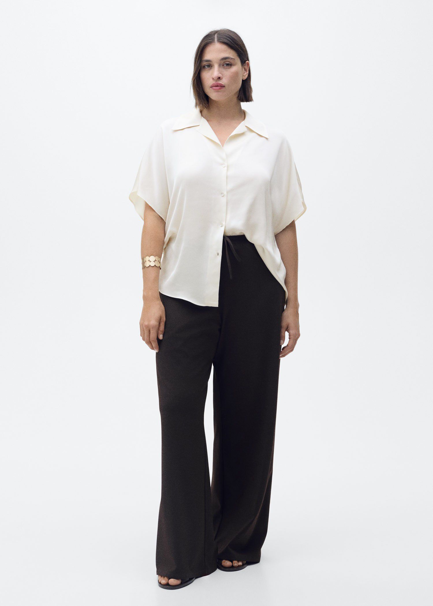 Short-sleeved satin shirt