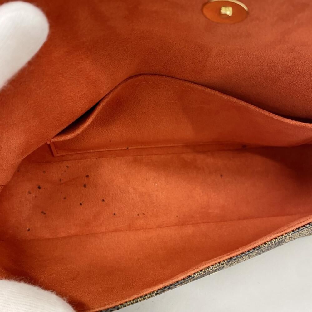 Louis Vuitton Shoulder Bags