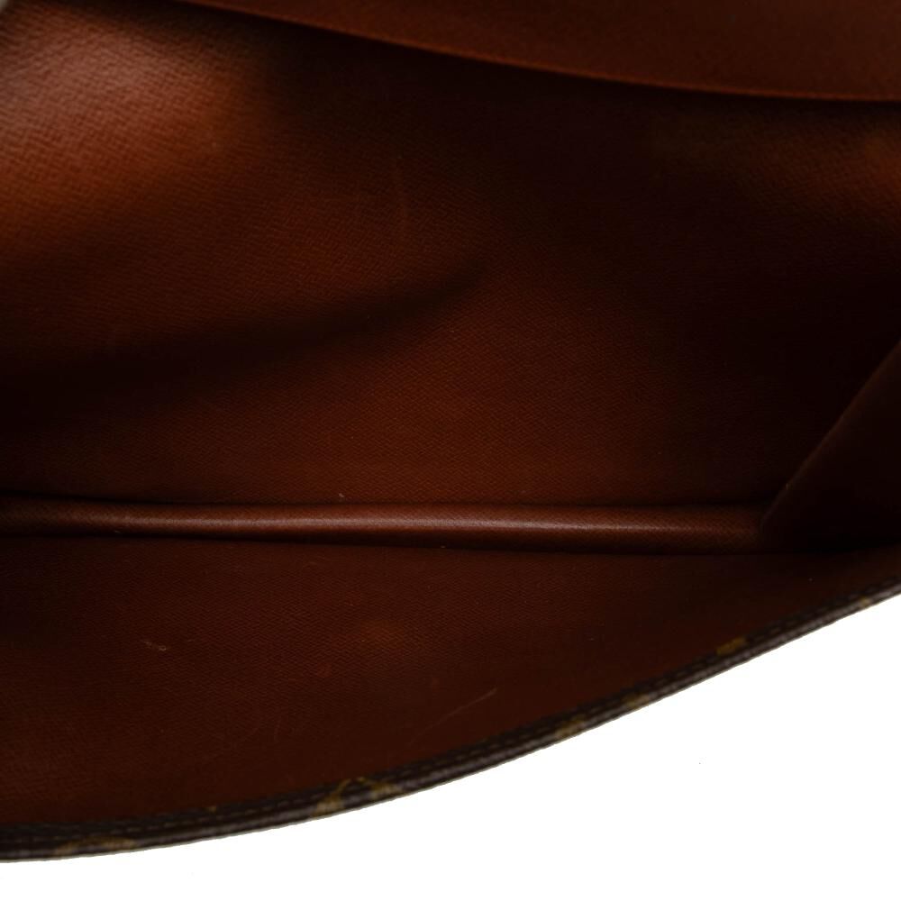 Louis Vuitton Clutch