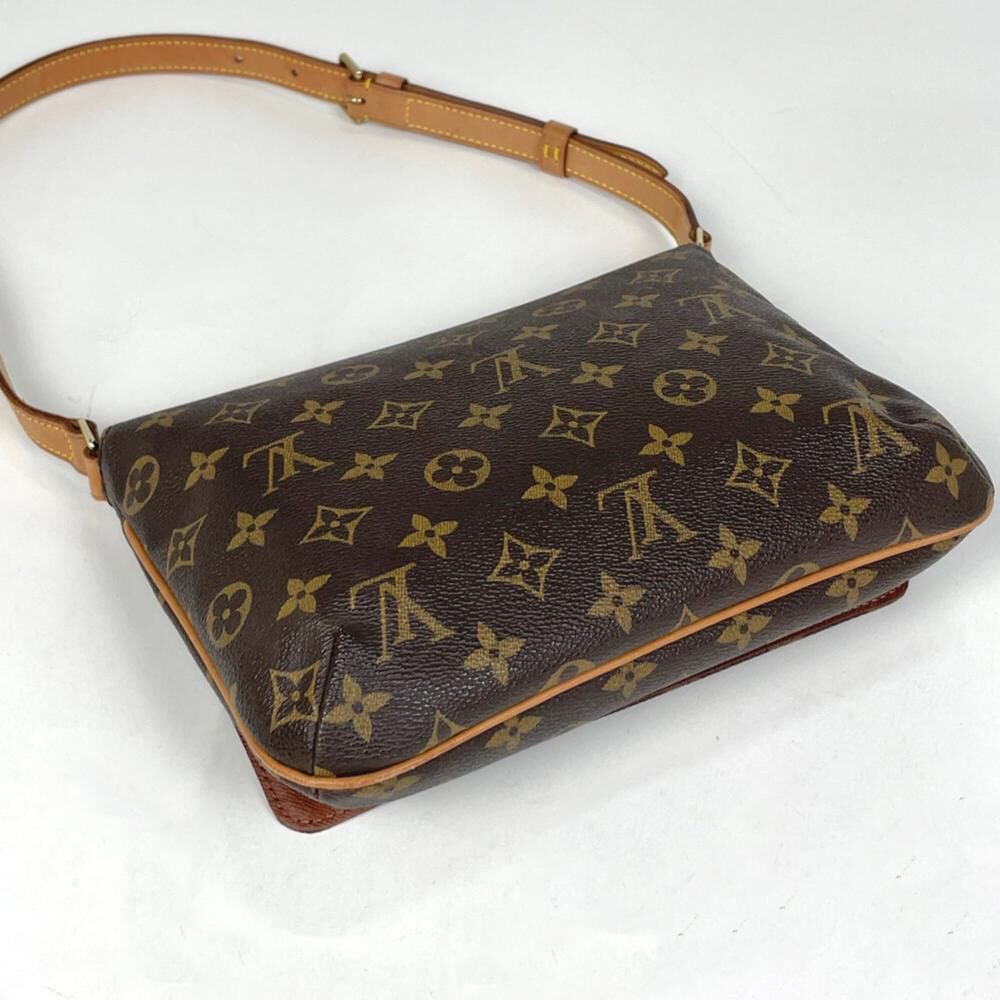 Louis Vuitton Shoulder Bags