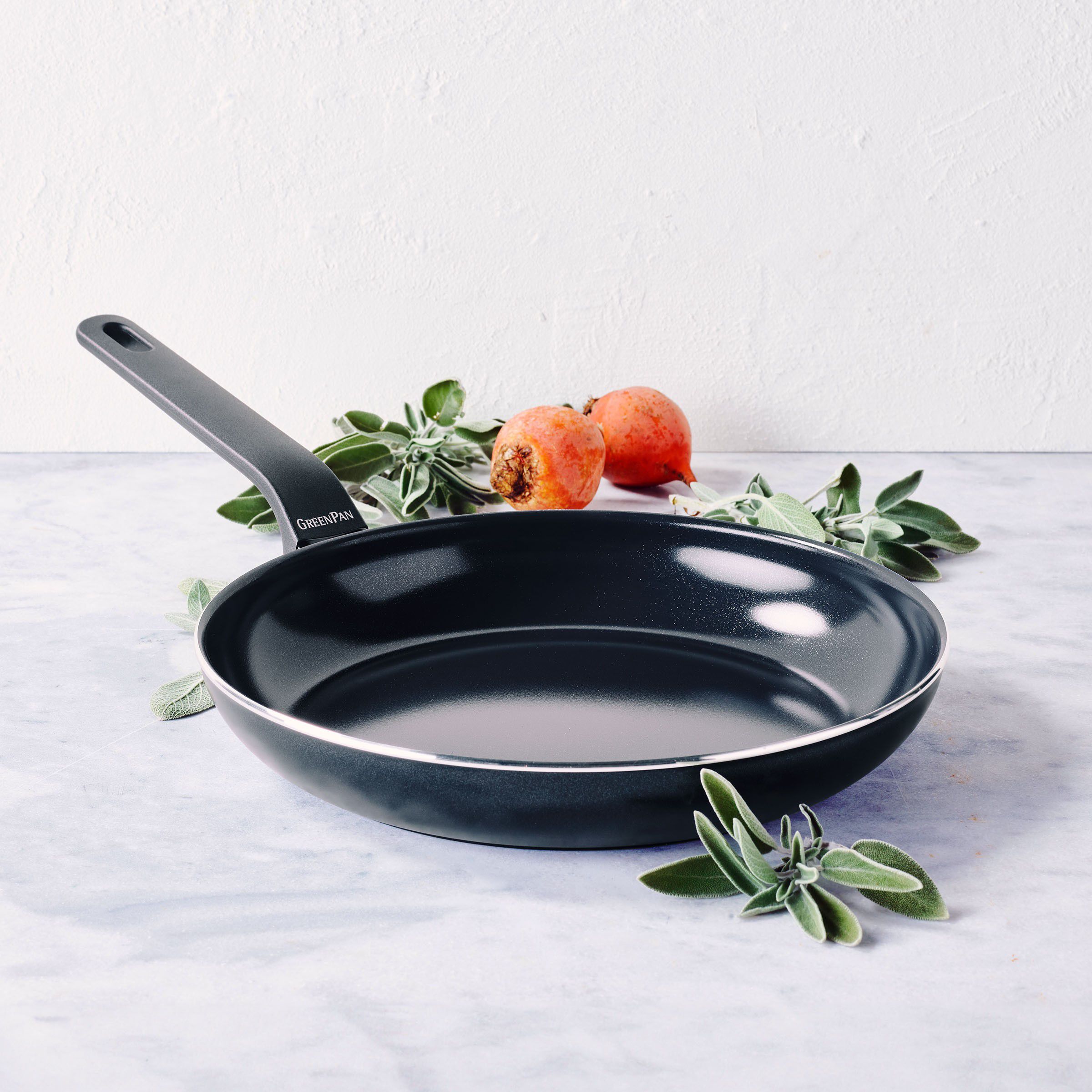 GP-ESSEN FBl Alu Perf-ind opn saucep+2SP 16cm/1. 58L