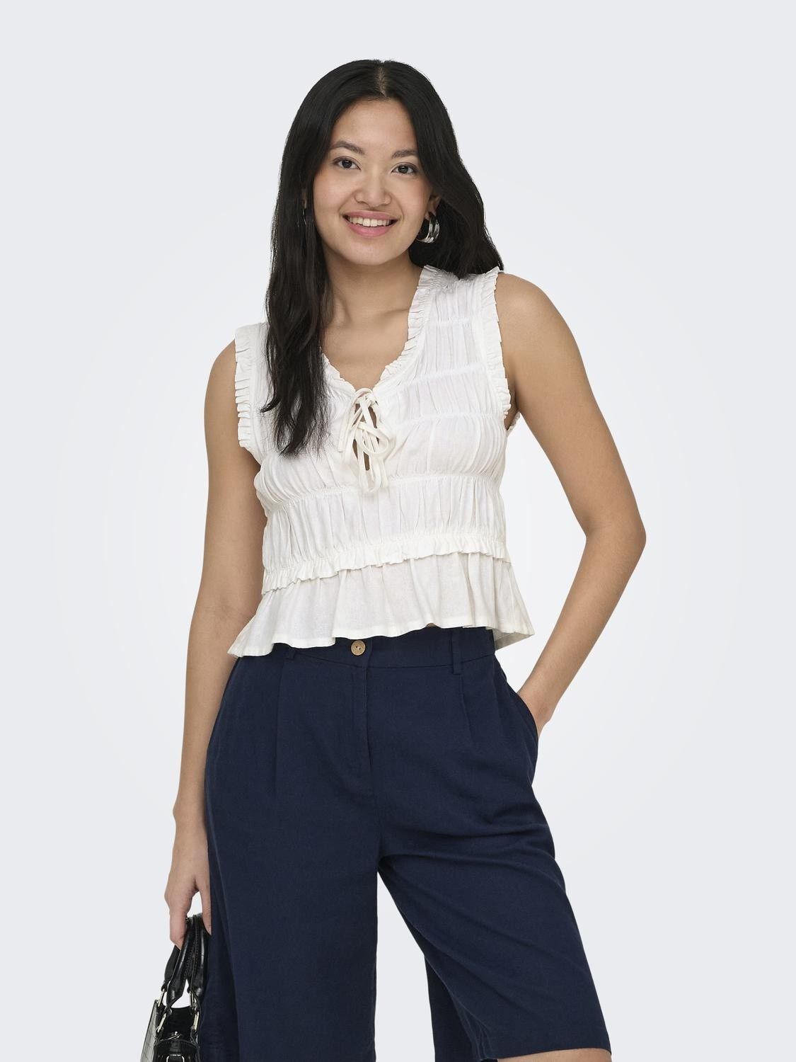 ONLGOA S/S LINEN BL FRILL TOP CC PN