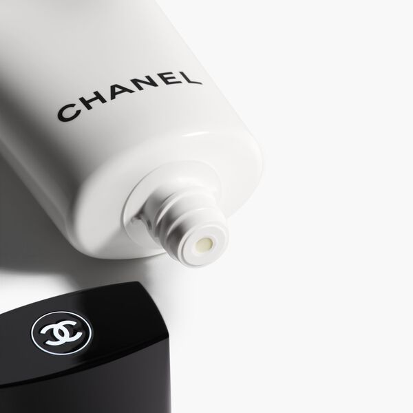 Anti-Pollution Cleansing Cream-To-Foam