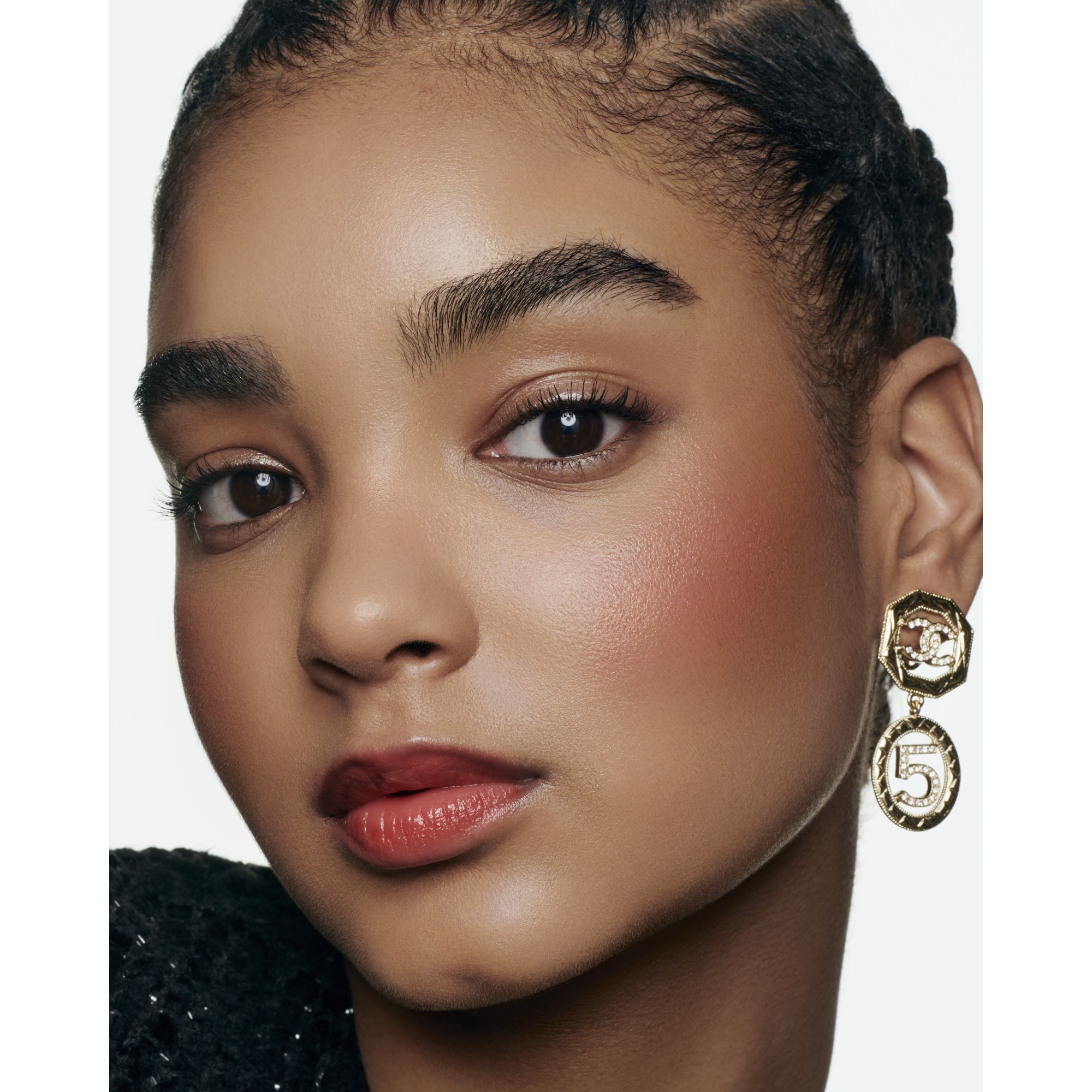 FREMH&AElig;VER FARVEN GIVER N&AElig;RING FYLDE