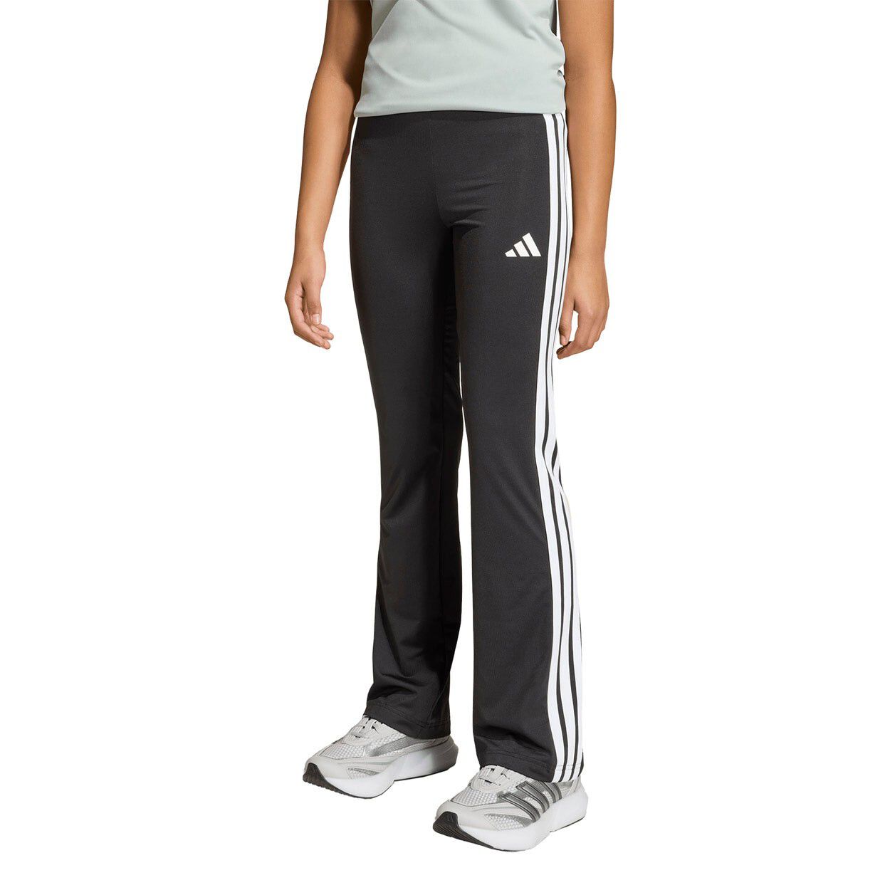 Train Essentials 3-Stripes Flared Leggings
