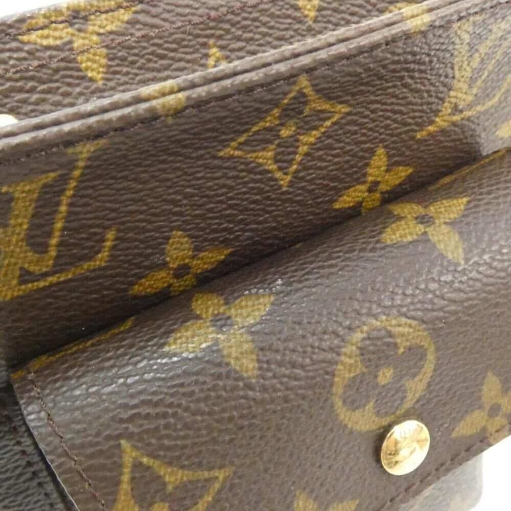 Louis Vuitton Clutch