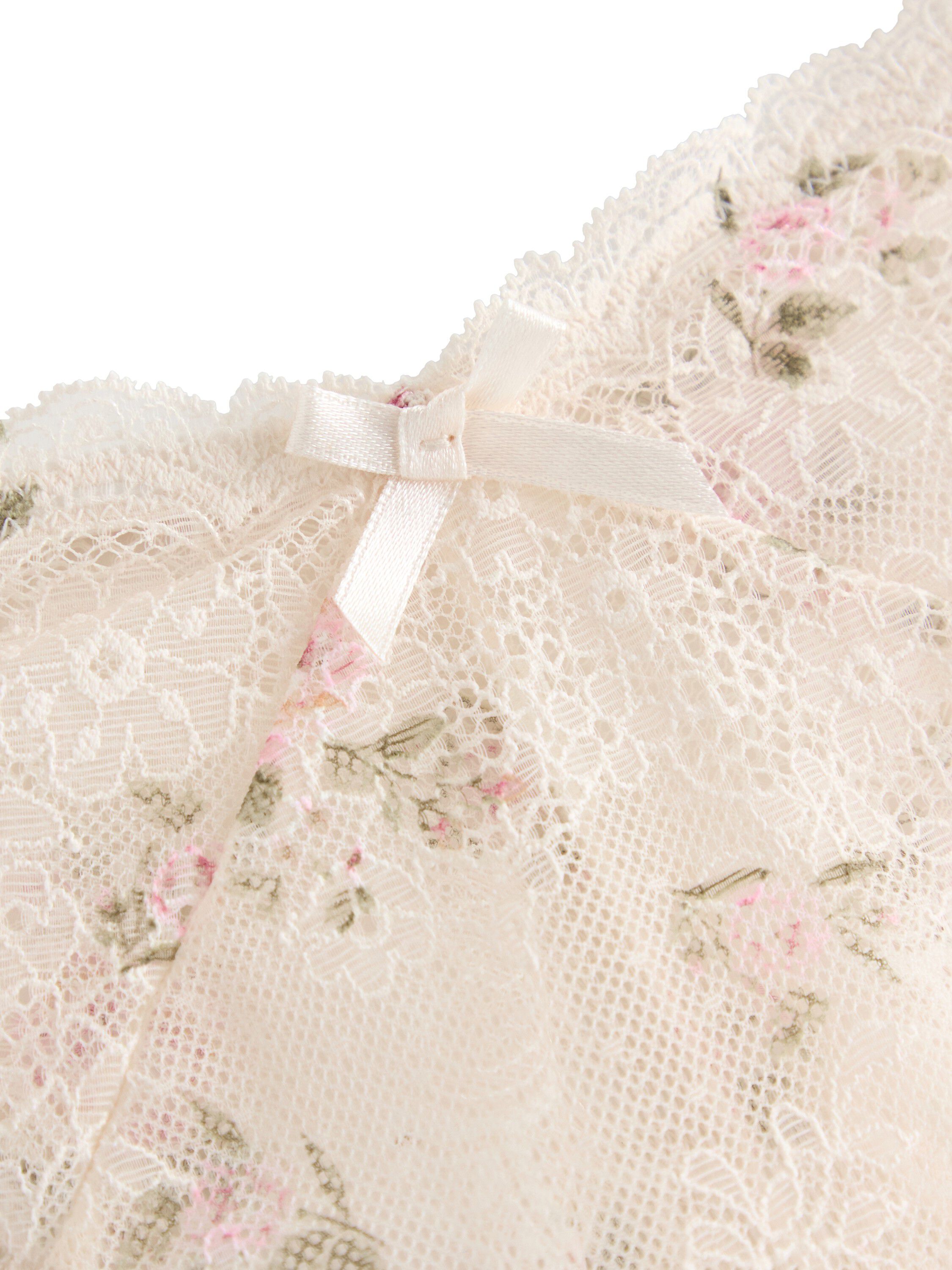 Thong with a regular waist and lace