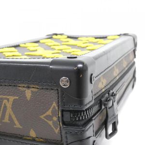 Louis Vuitton Shoulder Bags