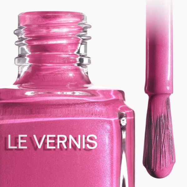 Longwear Nail Colour