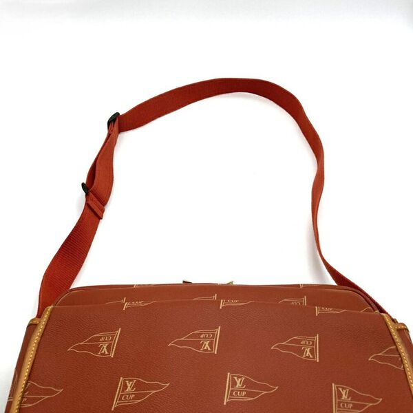 Louis Vuitton Messenger