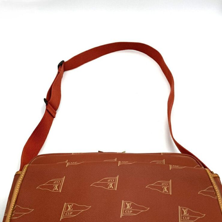 Louis Vuitton Messenger