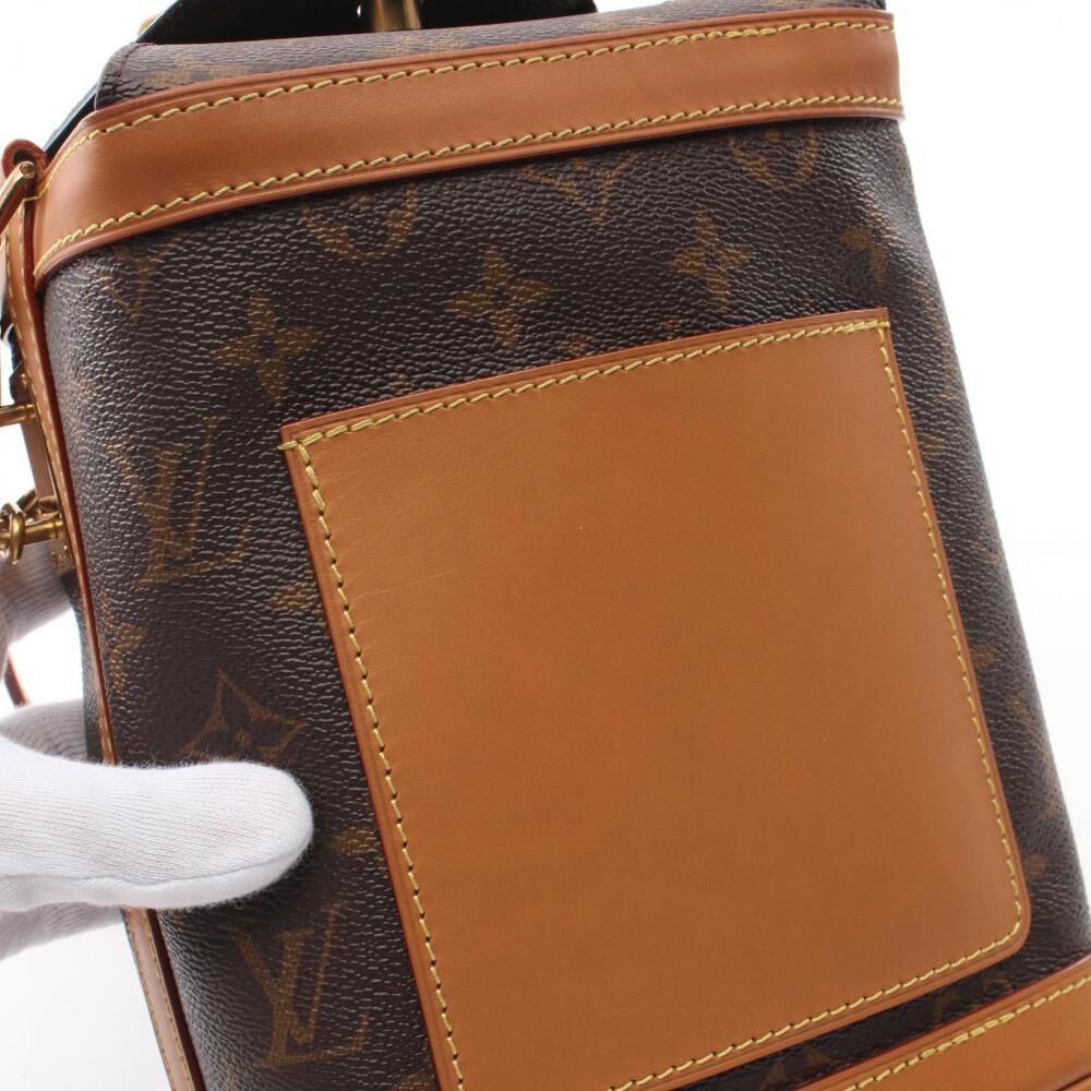 Louis Vuitton Shoulder Bags