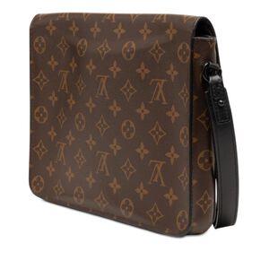 Louis Vuitton Clutch