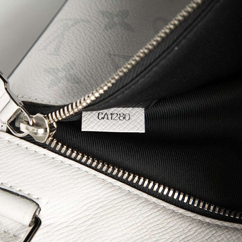 Louis Vuitton Messenger