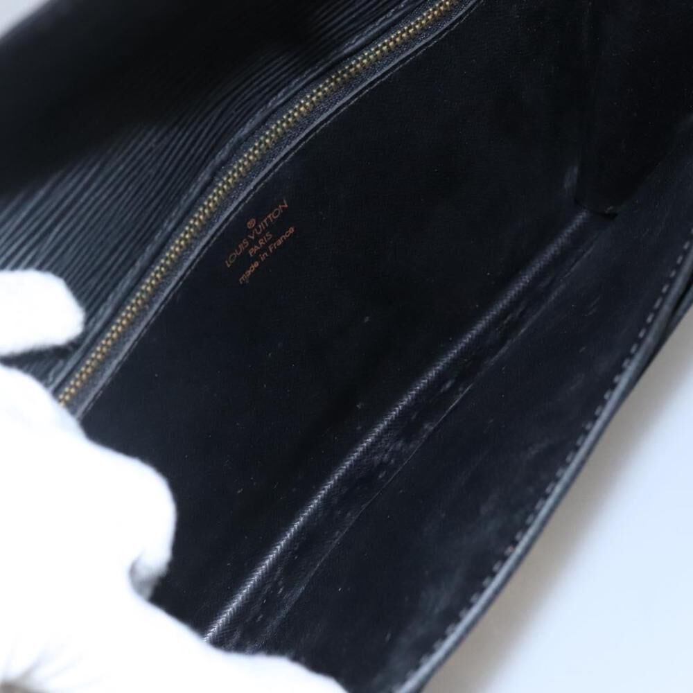 Louis Vuitton Clutch