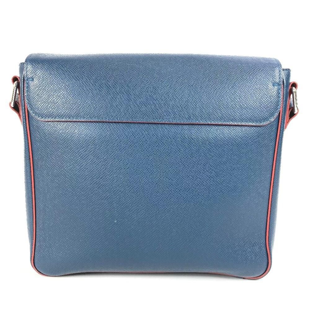 Louis Vuitton Messenger