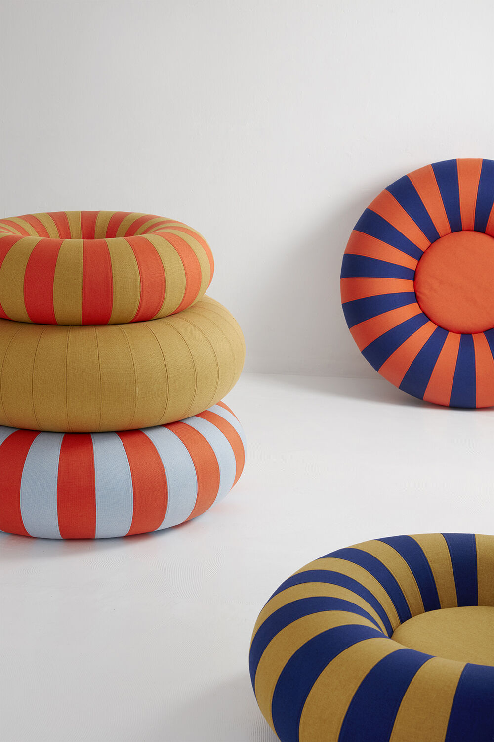 FLOAT, SMALL, DARK BLUE/OCHRE